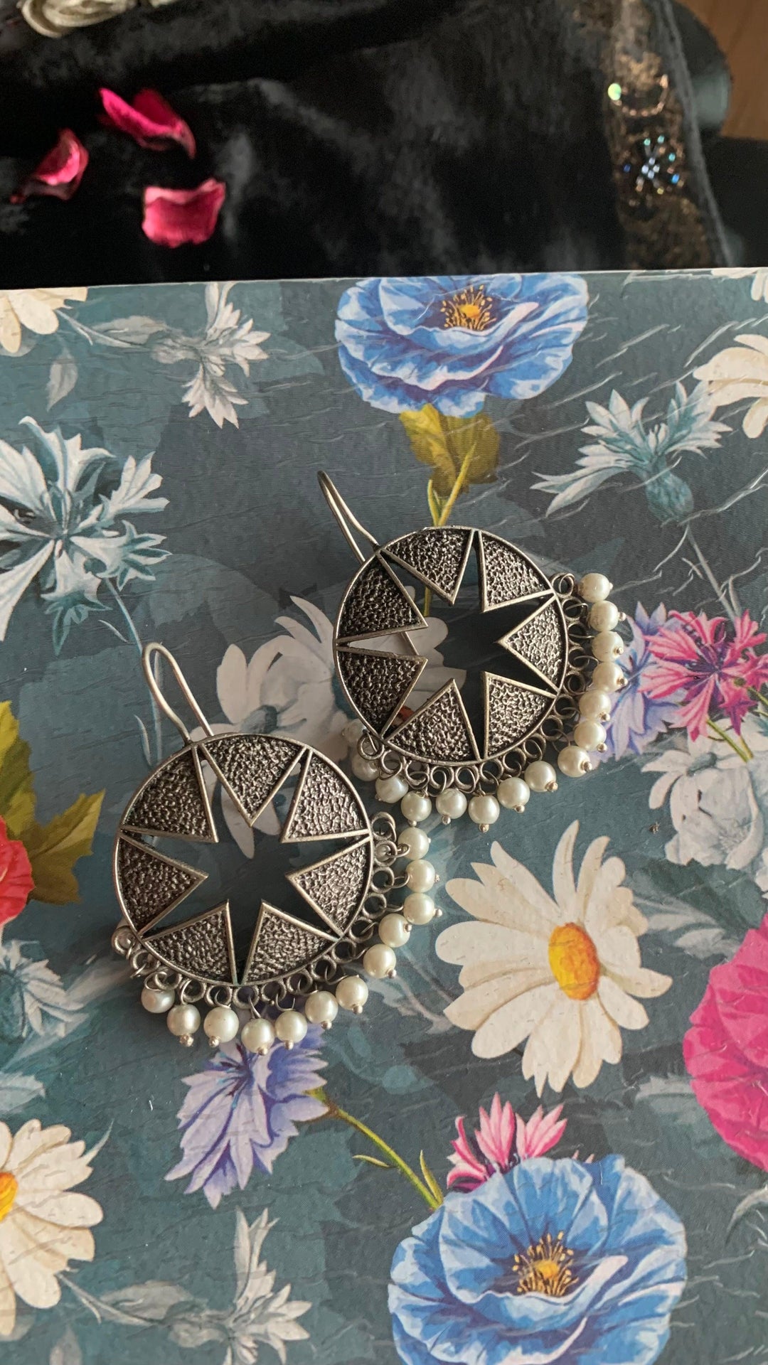 Starry Earrings - SHIVKA