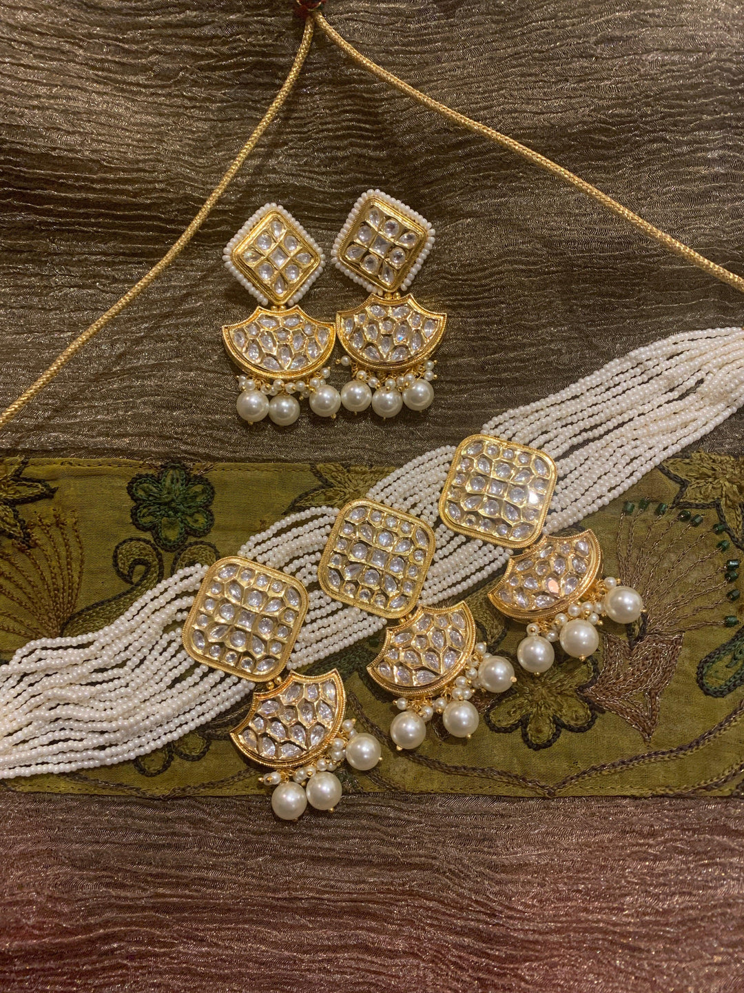 Scintillating Kundan Choker with Earrings - SHIVKA