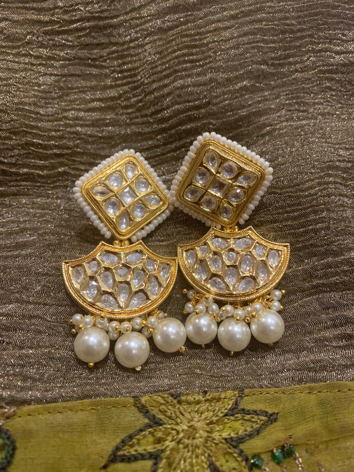 Scintillating Kundan Choker with Earrings - SHIVKA