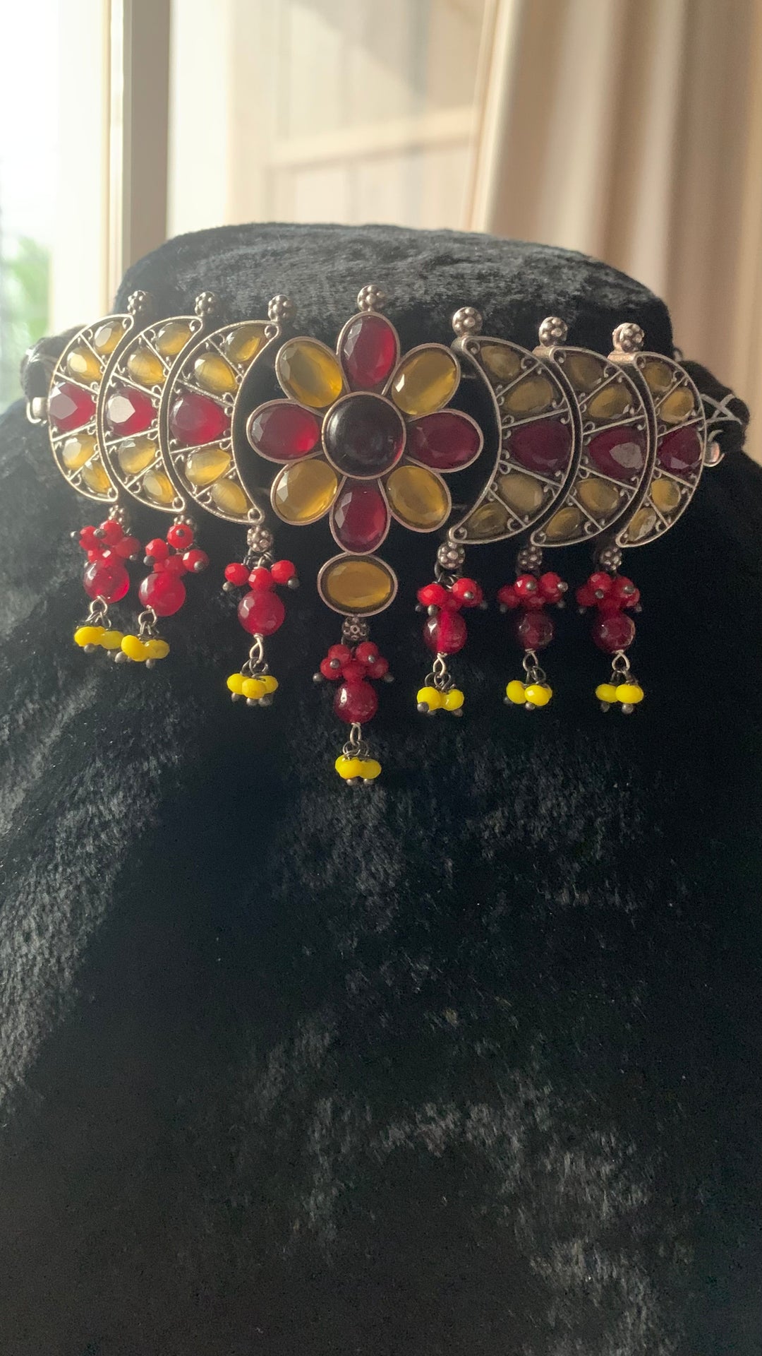 Artistic Stones Choker with Statement Earrings