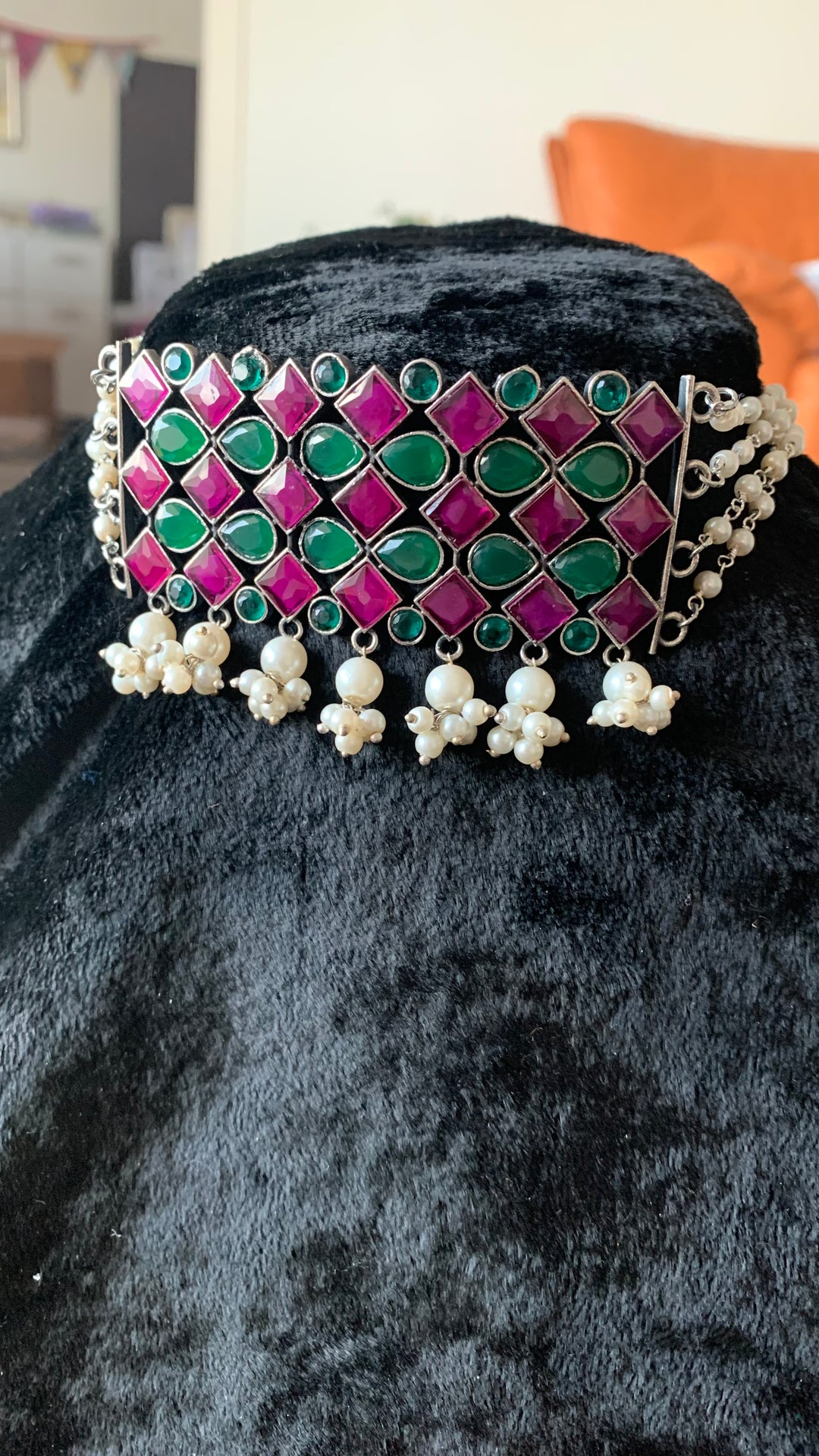 Beautiful Stones and Pearls Choker with Earrings