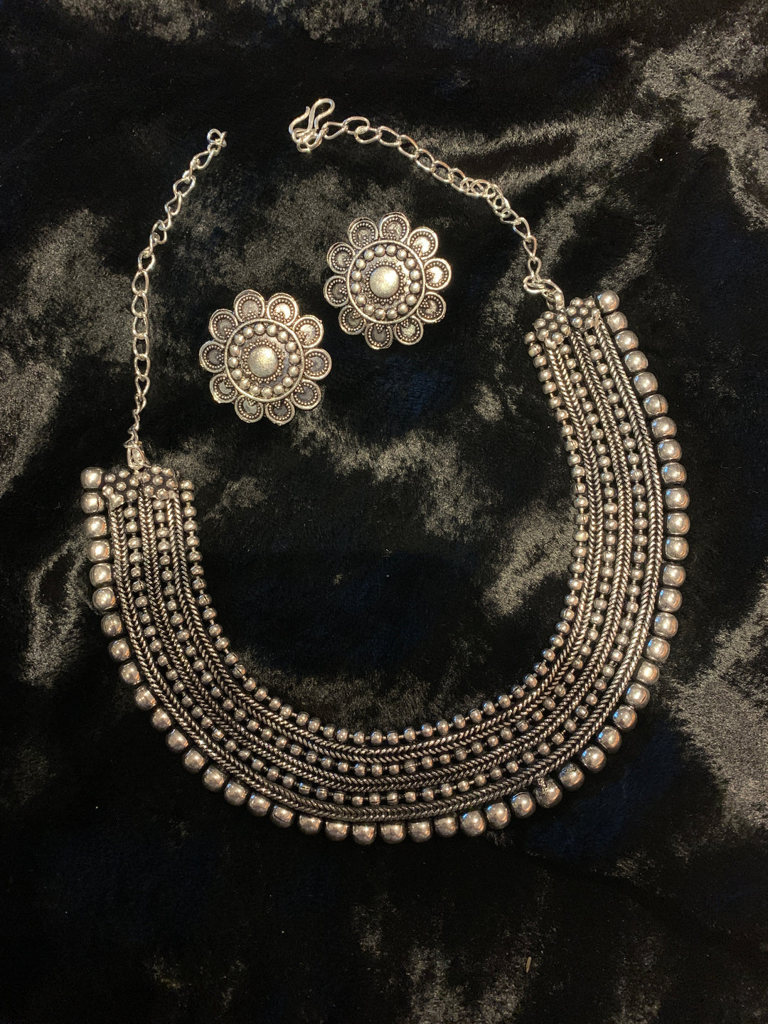 Embroidery Fashion Necklace with Flower Studs