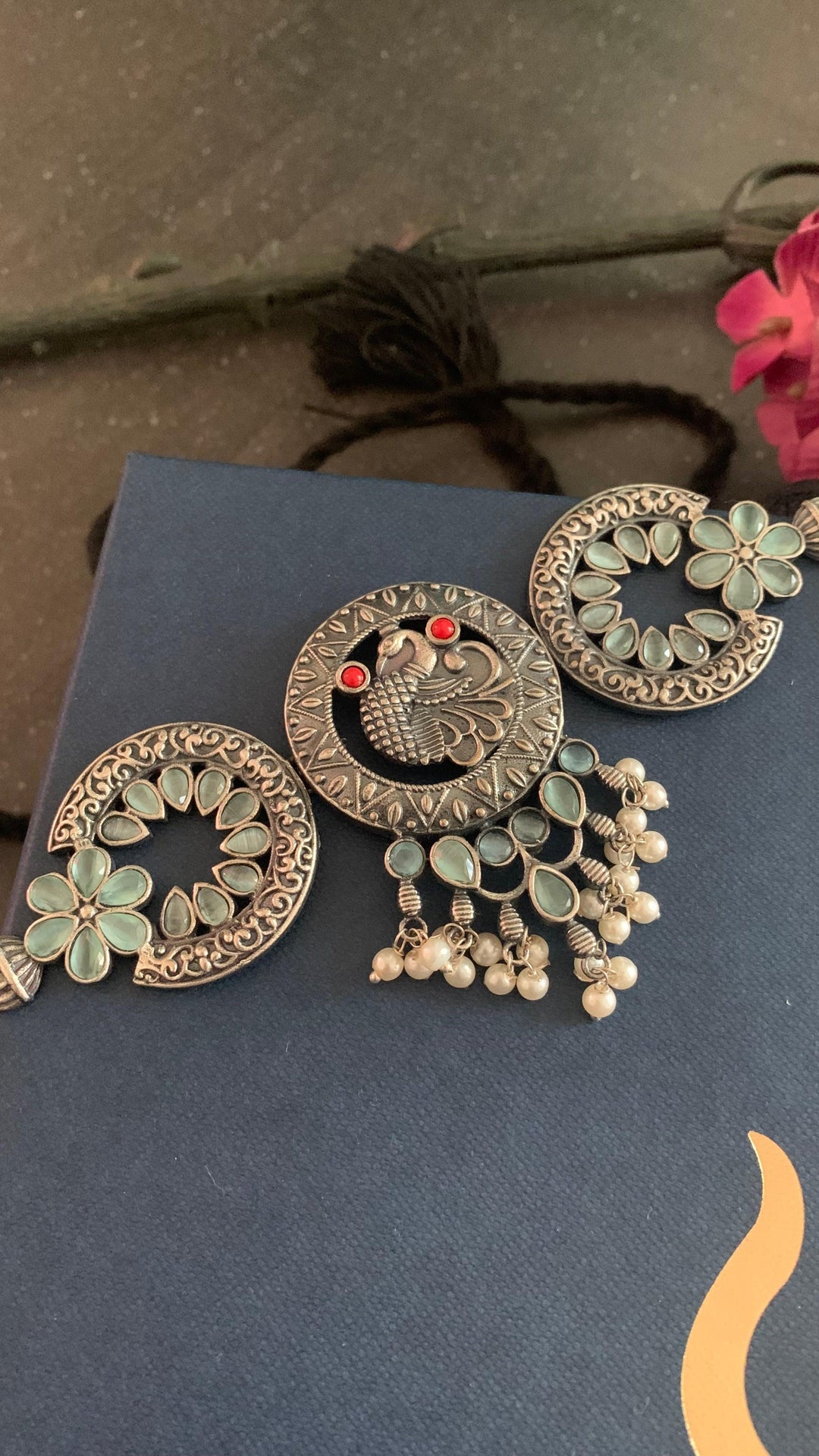 Vintage Artistic Choker with Statement Earrings - SHIVKA