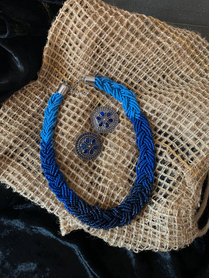 Blue Shaded Necklace with Studs
