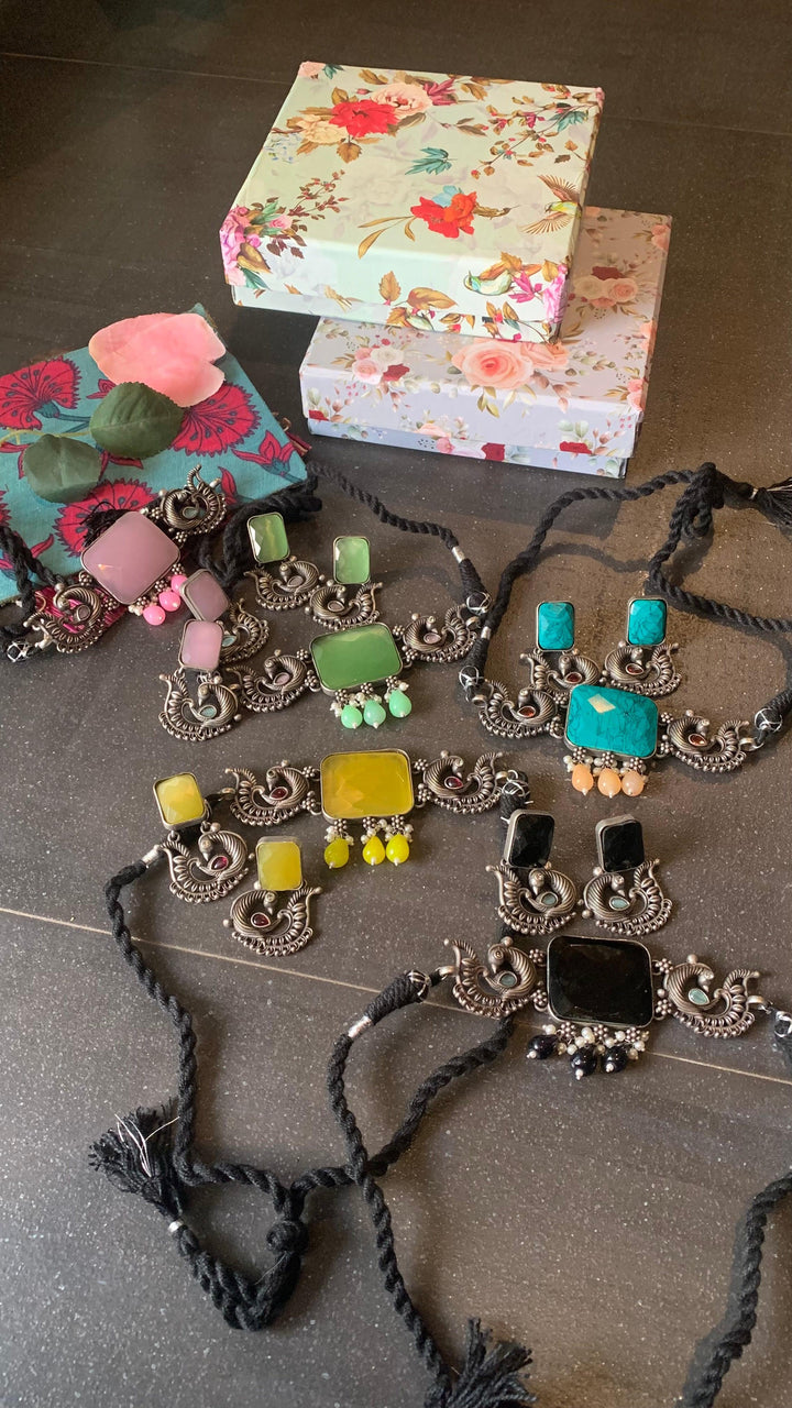 Vintage Stones Choker with Statement Earrings - SHIVKA