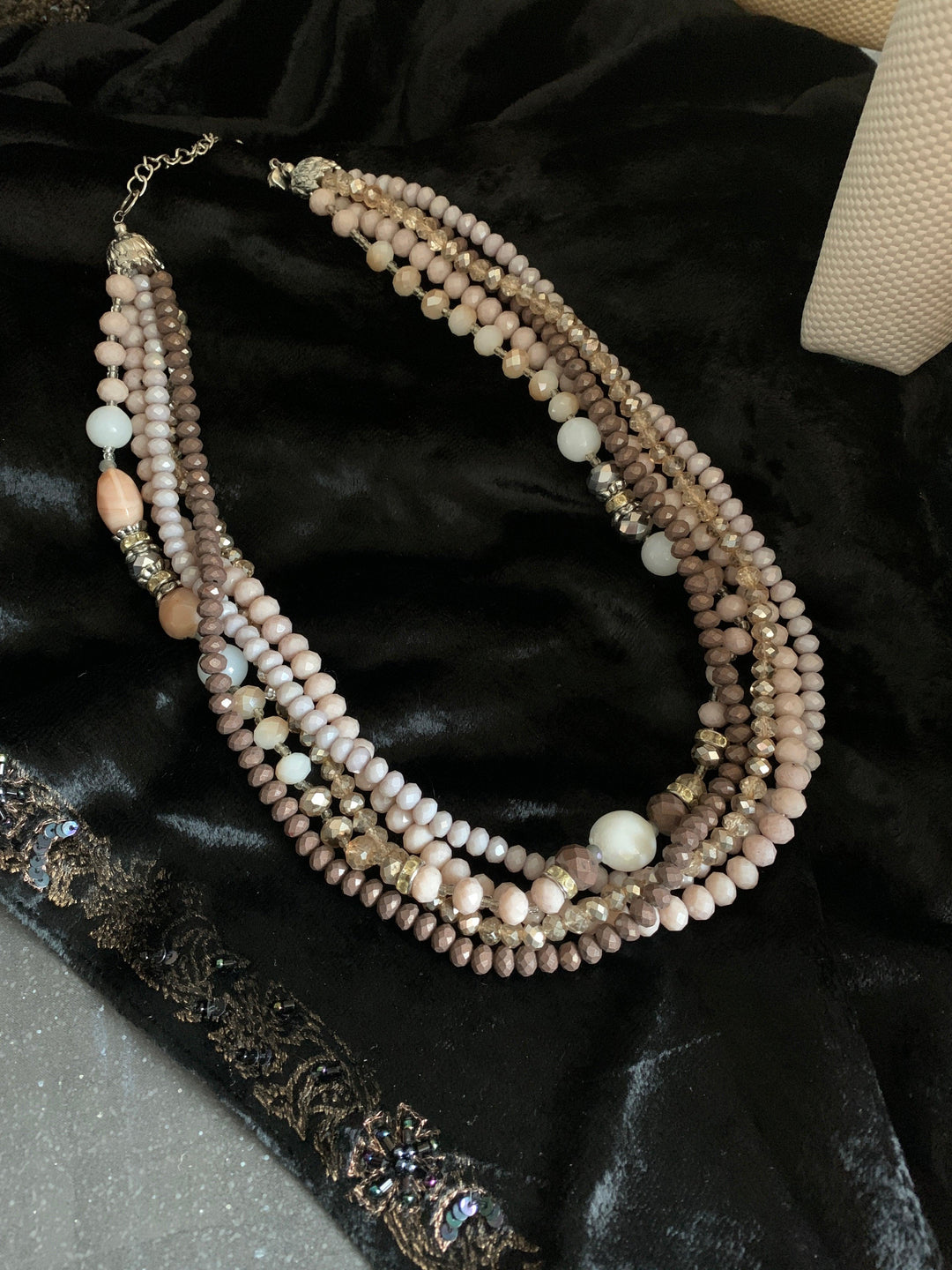 Victorian Shimmering Necklace - SHIVKA