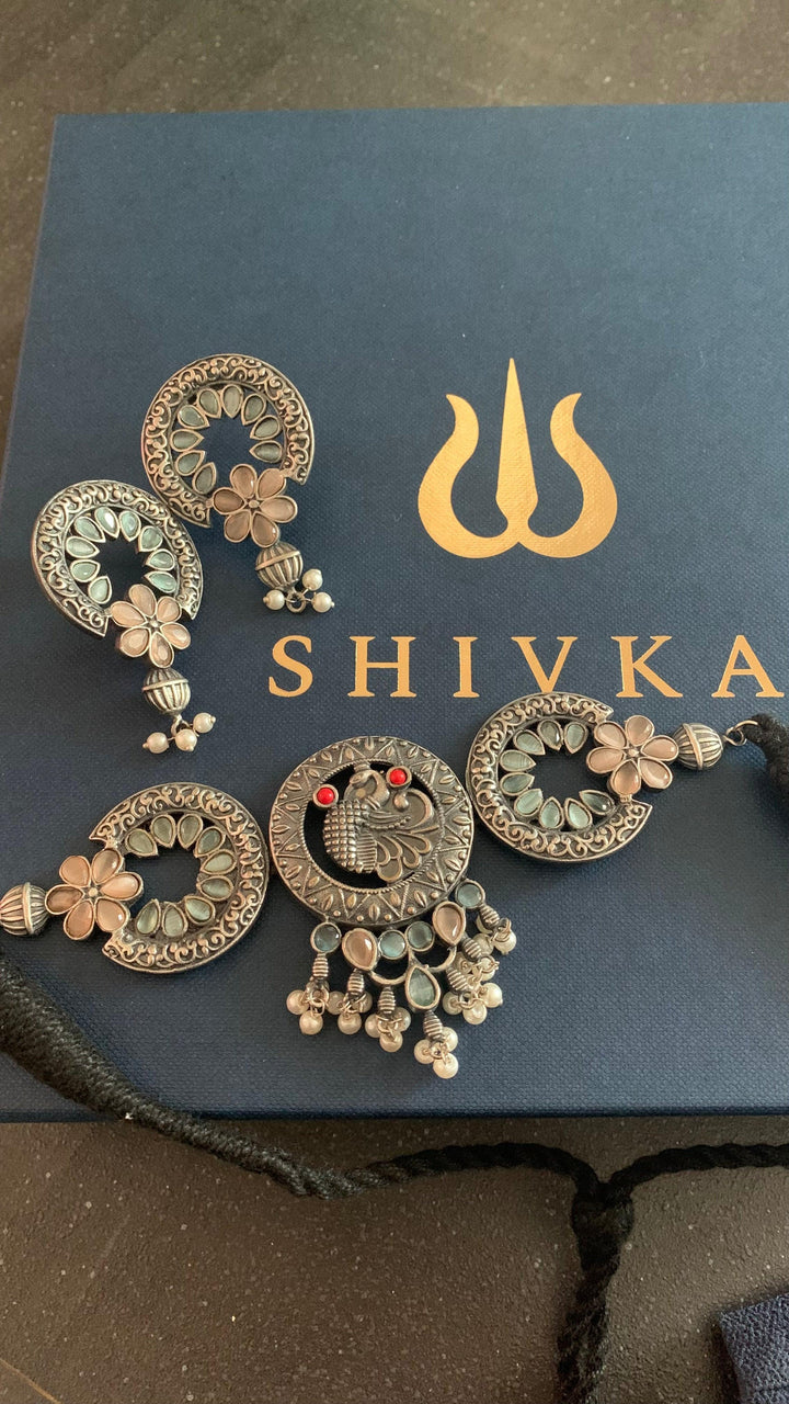 Vintage Artistic Choker with Statement Earrings - SHIVKA
