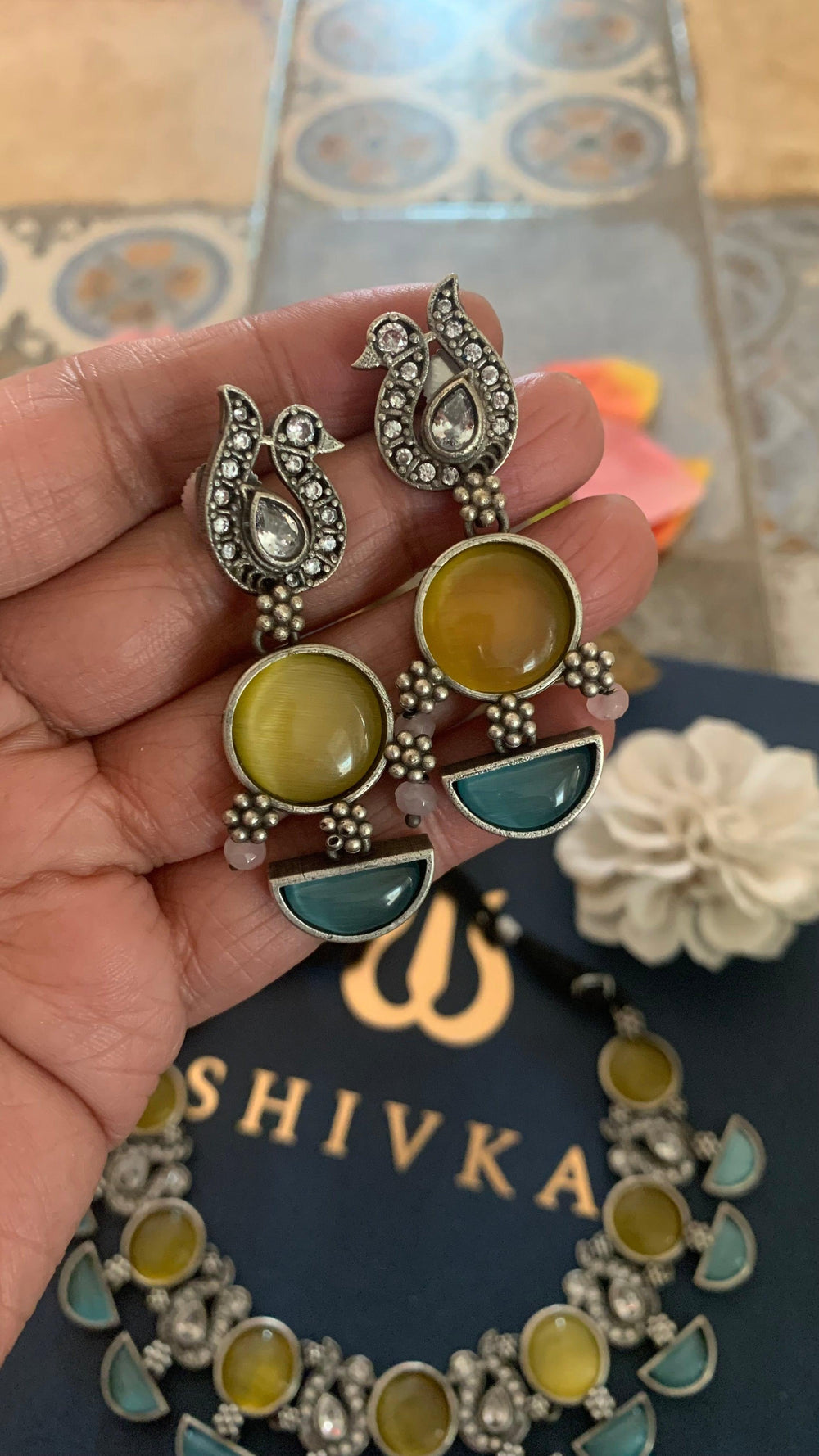 Vintage Artistic Necklace with Statement Earrings - SHIVKA