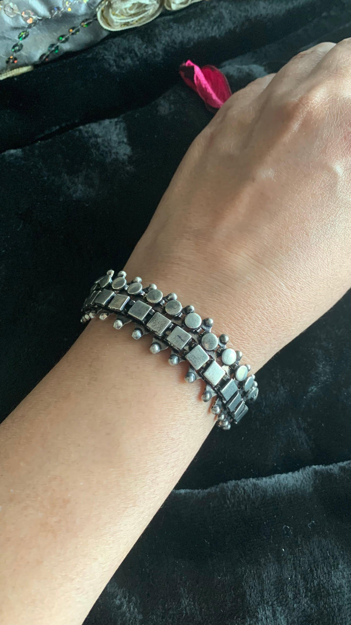 Trendy Antique Bracelet - SHIVKA