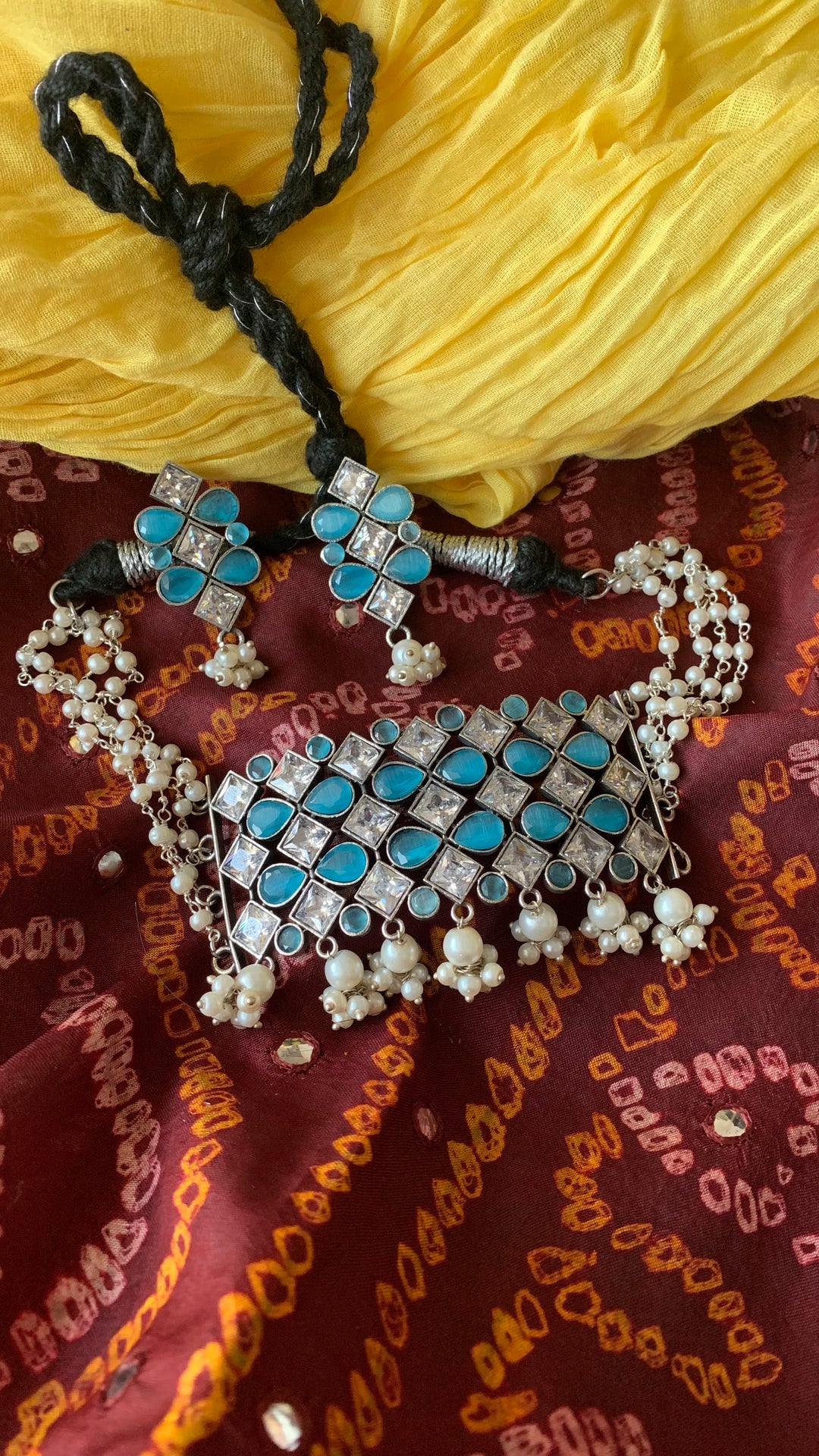 Beautiful Stones and Pearls Choker with Earrings