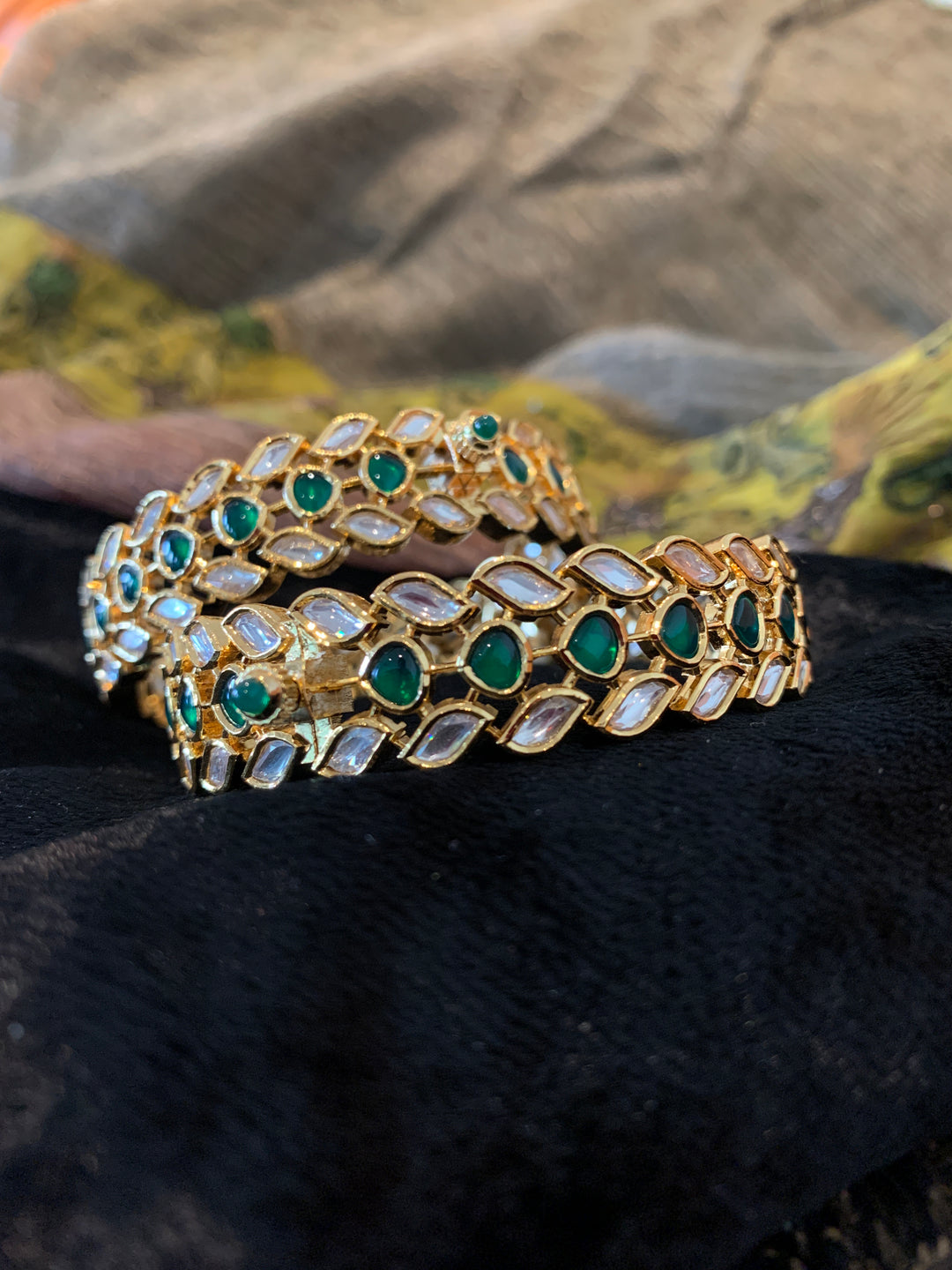 Exquisite Classic Kundan Kada - Unparalleled Quality and Style