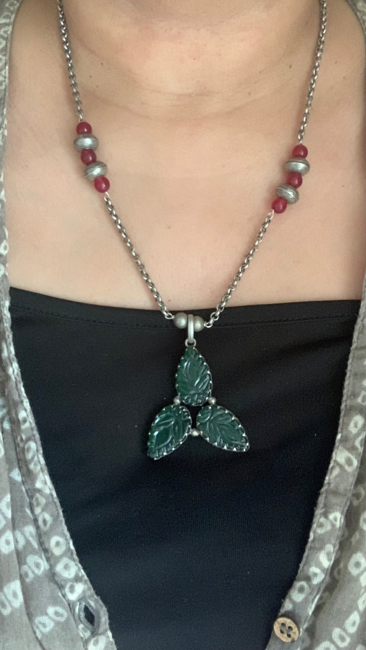 Beautiful Carved Leaves Necklace with Studs