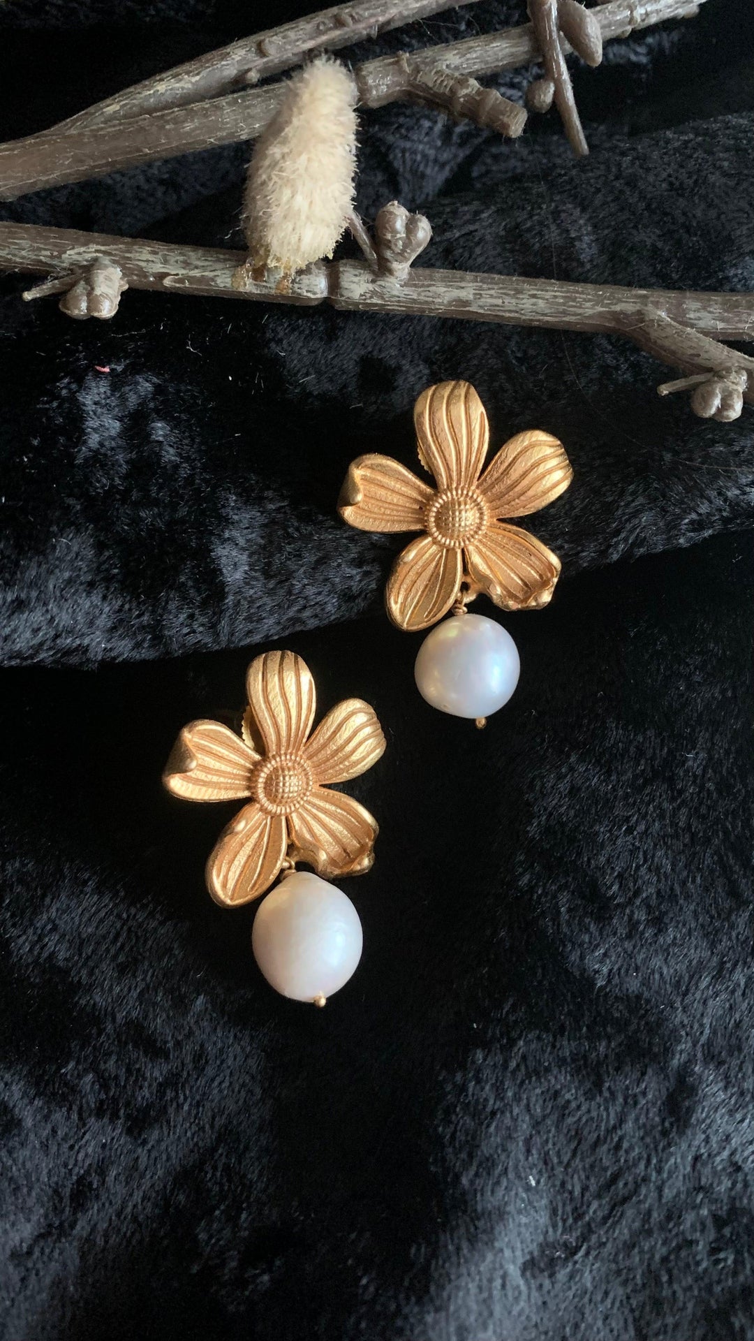 Pearl Drops Flower Earrings - SHIVKA