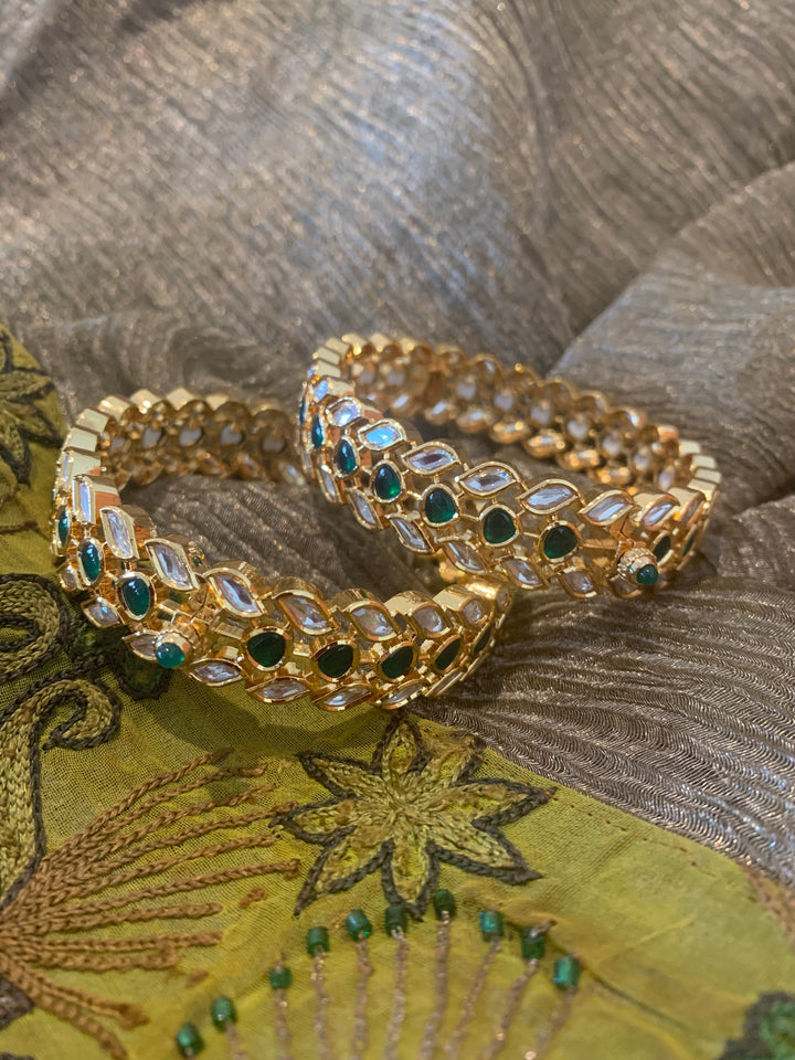 Exquisite Classic Kundan Kada - Unparalleled Quality and Style