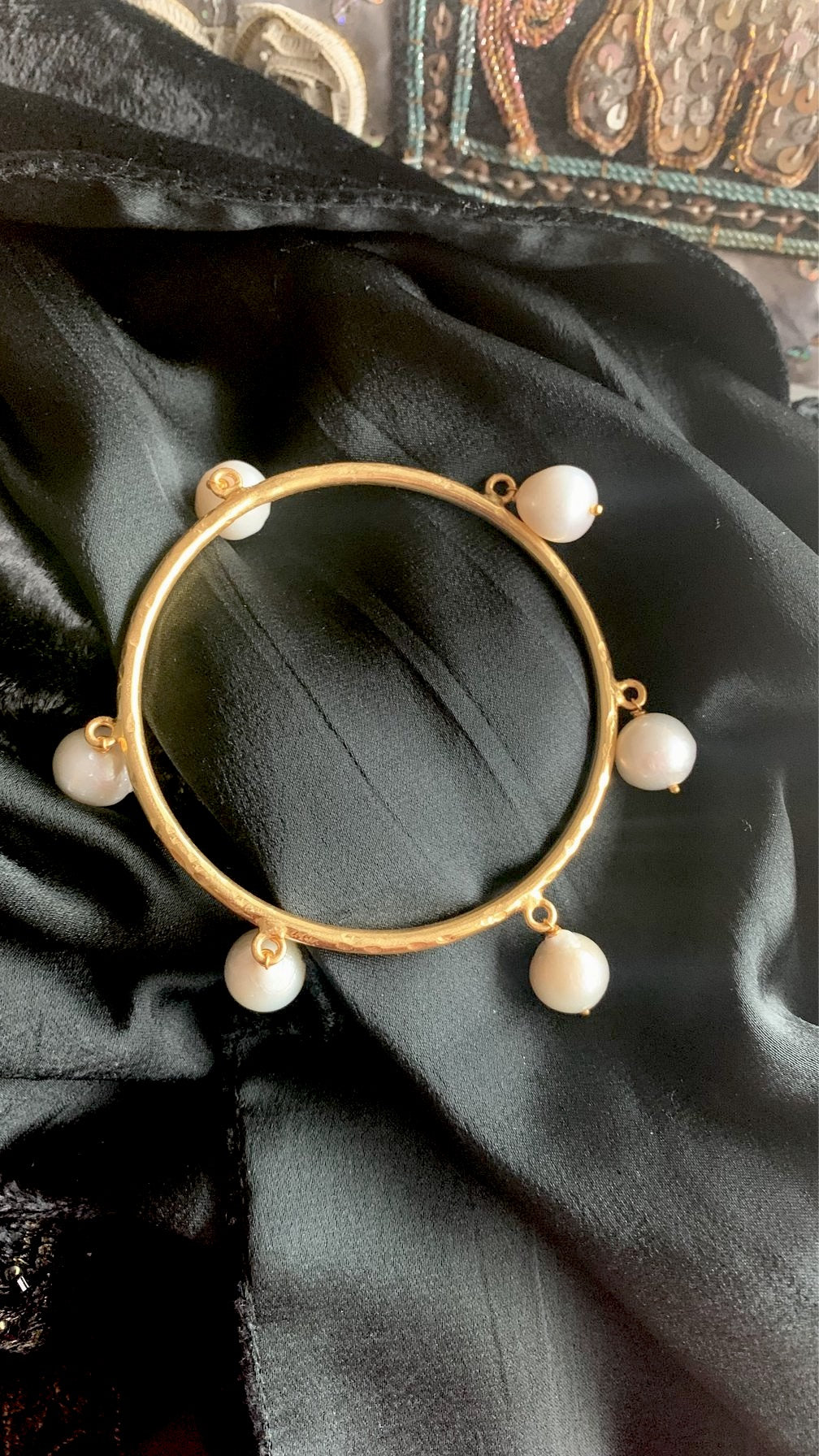 Elegant Pearls Bangle