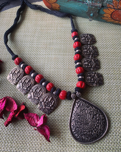 Traditional Ganesha Pendant Necklace - SHIVKA