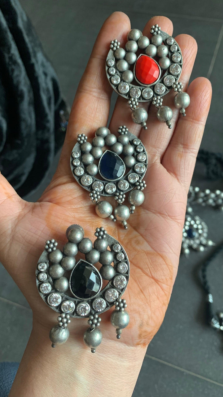 Vintage Artistic Choker with Oversized Studs - SHIVKA