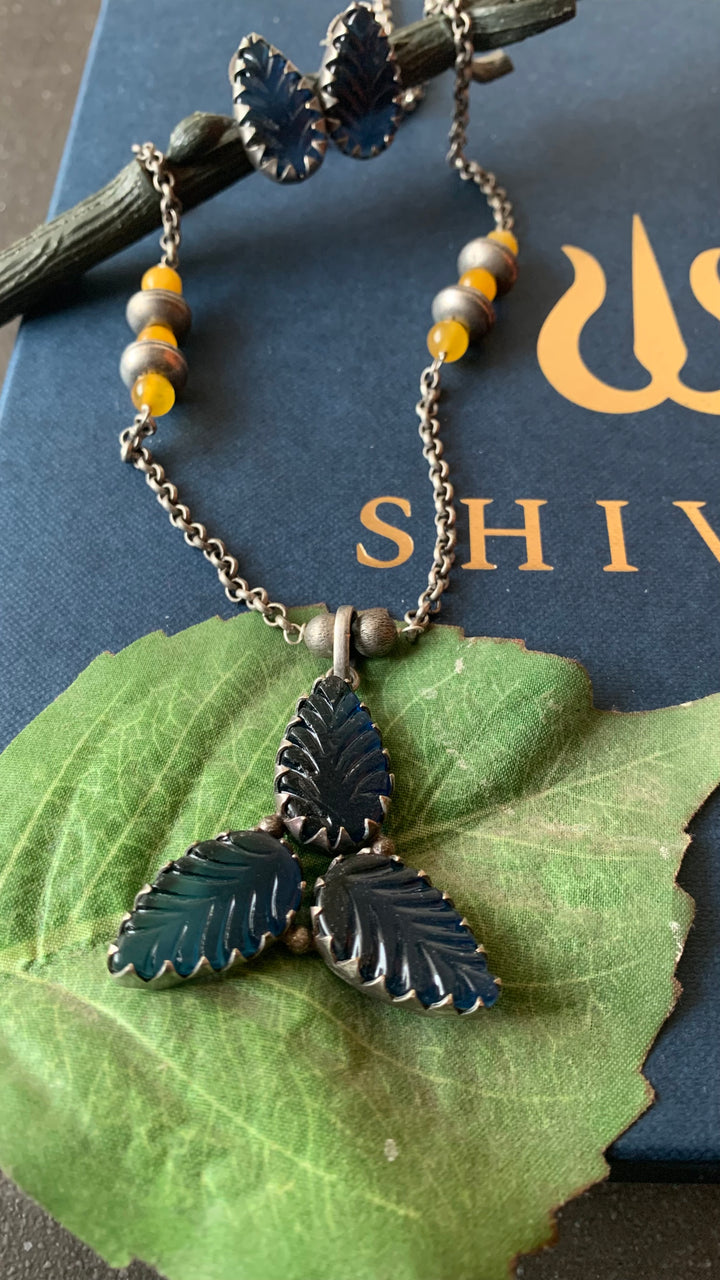Beautiful Carved Leaves Necklace with Studs