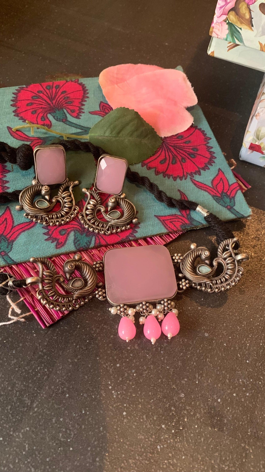 Vintage Stones Choker with Statement Earrings - SHIVKA