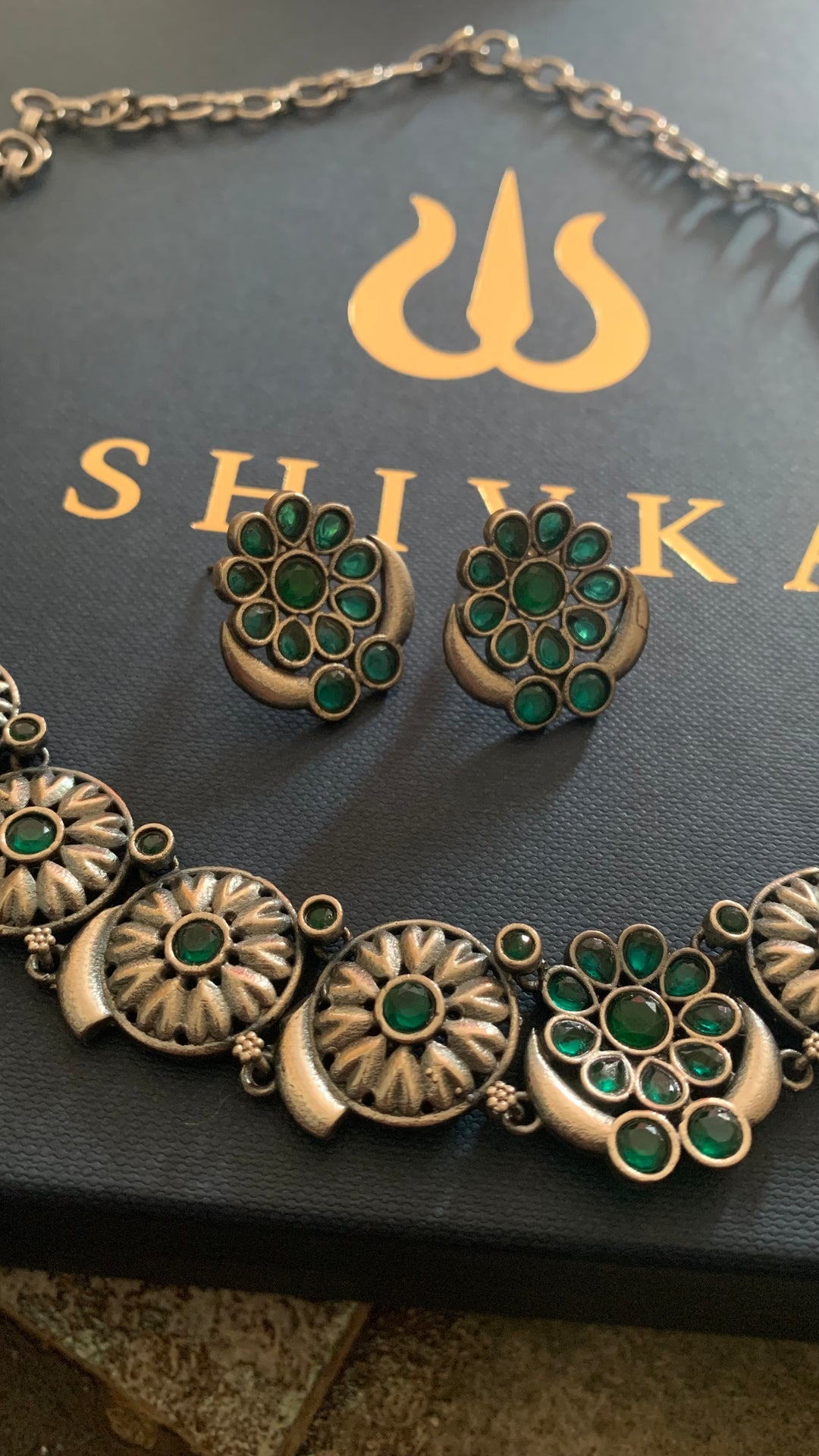 Beautiful Antique Floral Necklace with Studs