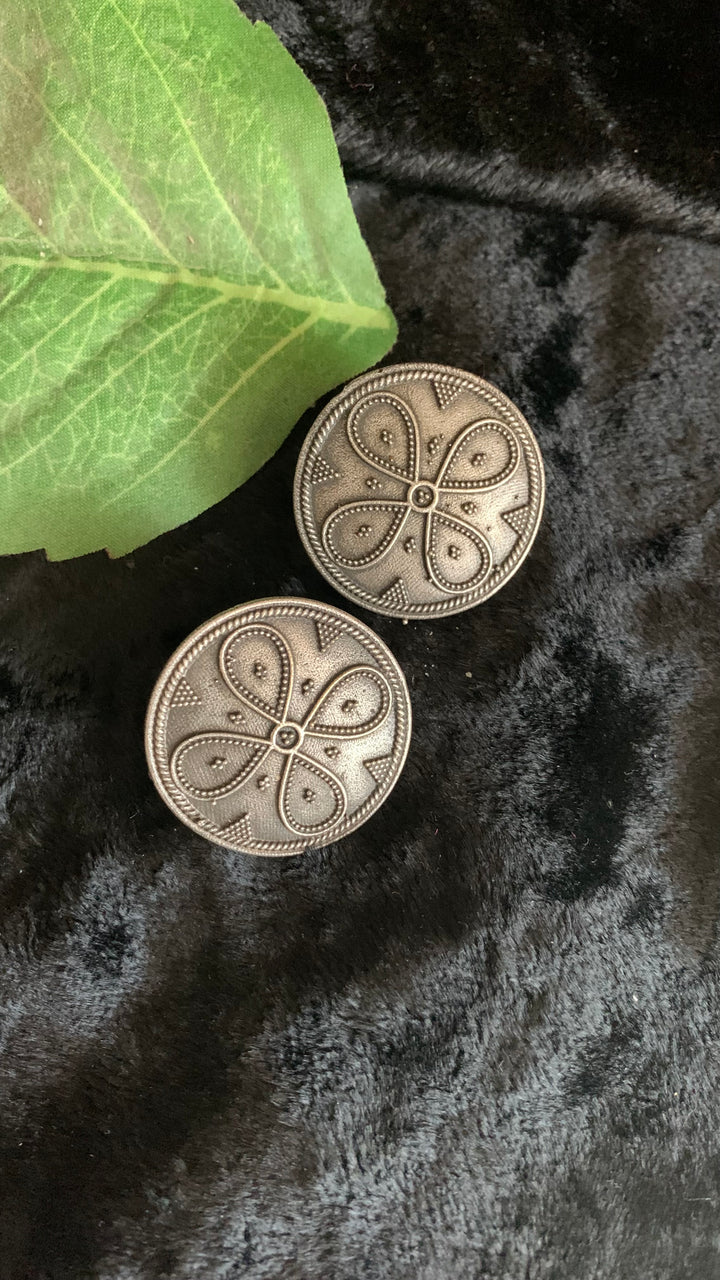 Elegant Carved Studs