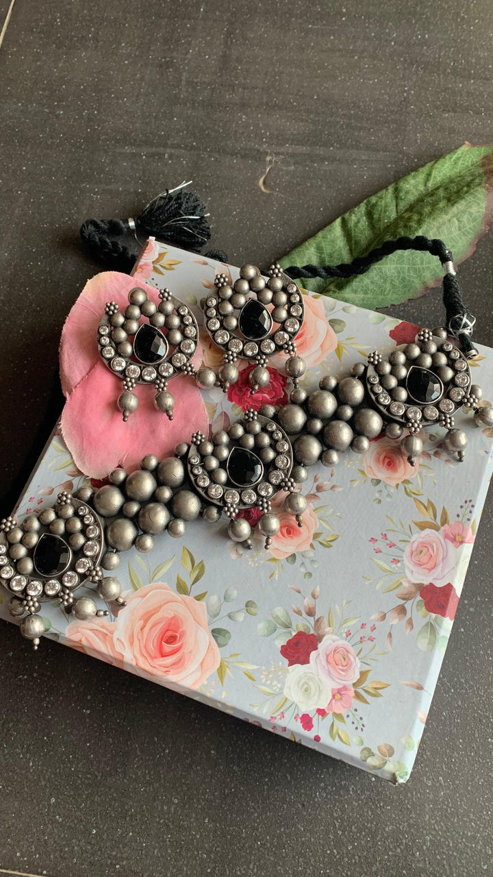 Vintage Artistic Choker with Oversized Studs - SHIVKA