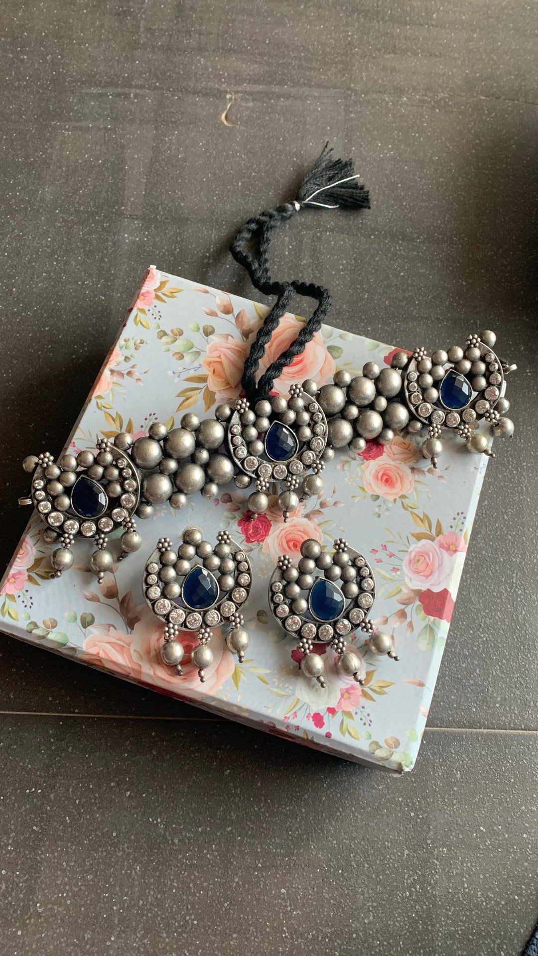 Vintage Artistic Choker with Oversized Studs - SHIVKA